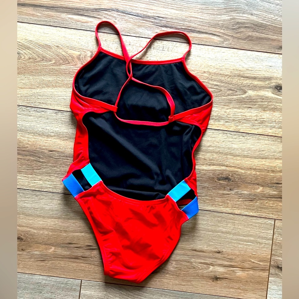 Red Speedo twist back, 28